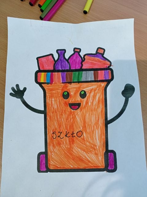 kolorowy pojemnik- praca plastyczna