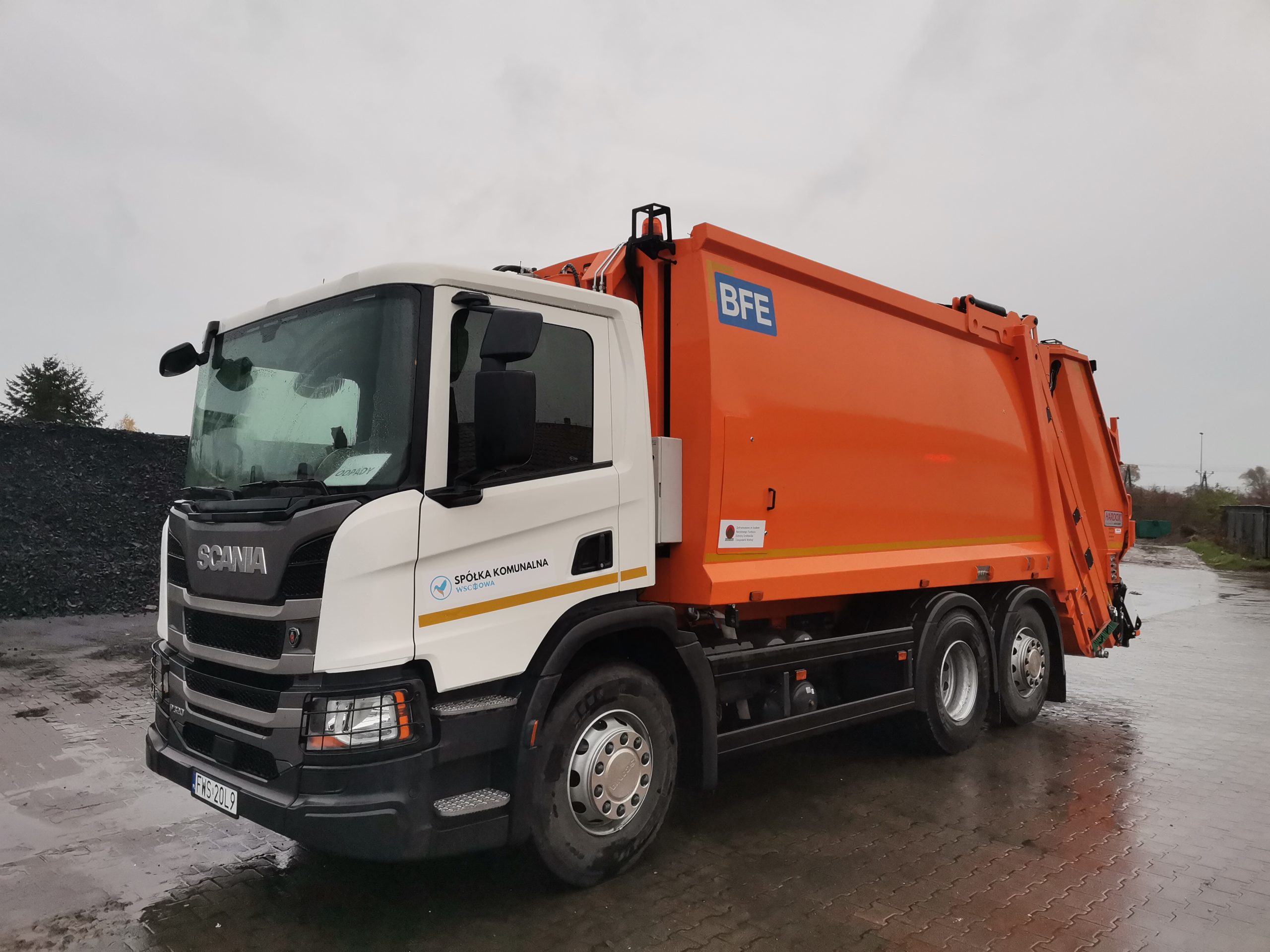 auto typu śmieciarka