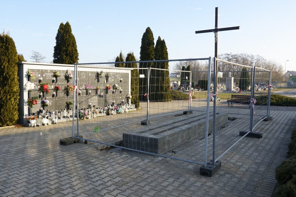 na zdjęciu budowa kolumbarium