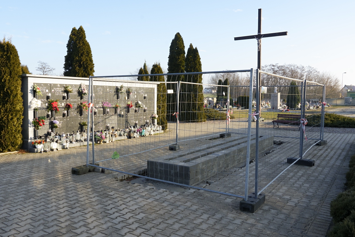 na zdjęciu budowa kolumbarium